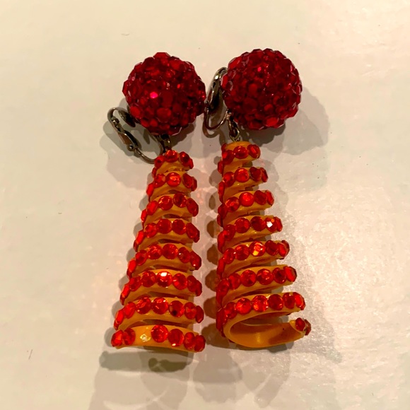 🌀Vintage🌀 Rhinestoned Spiral Clip On Earrings - Picture 3 of 7